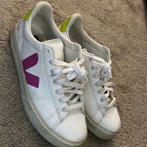 Veja size 37